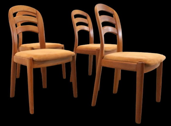 Image 1 of Set 4 Glostrup eetkamerstoelen stoelen massief teak Deens vintage