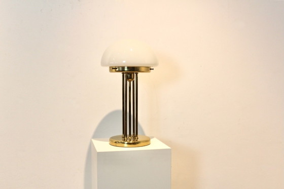 Lámpara de mesa de latón y cristal opalino, Lámparas de mesa (foto 3 de 9)