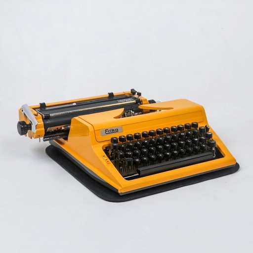 ERIKA portable Typewriter, DDr, 1970s