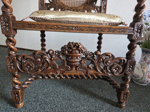 Très belle chaise Louis XIII