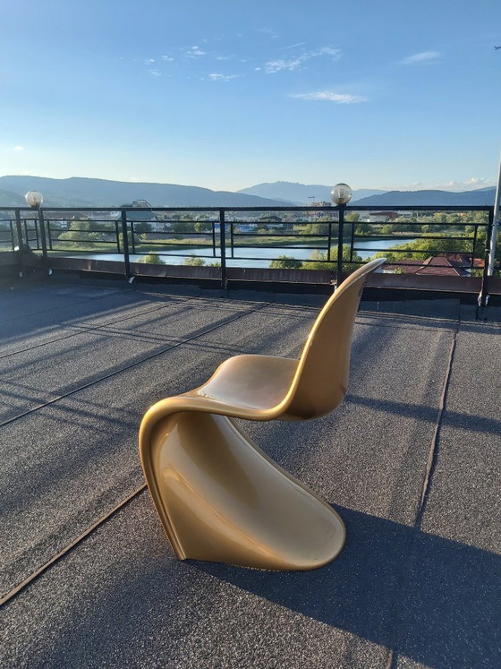 Image 1 of Vitra Panton Classic Gold 2007 – Moët & Chandon Edition (2 Stück, nummeriert, Sammlerstücke)