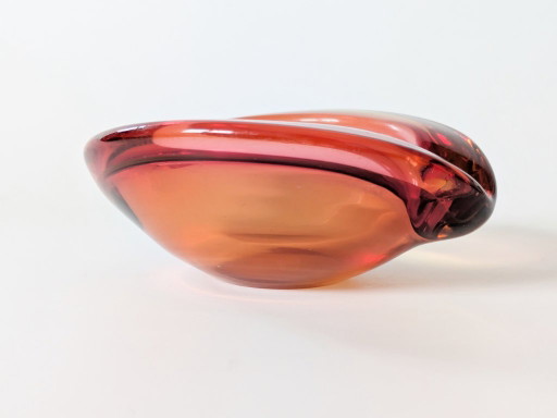 Murano-Sommerso-Aschenbecher aus der Mitte des Jahrhunderts, rosa-orange – schalen, Glass (photo 2 of 19)