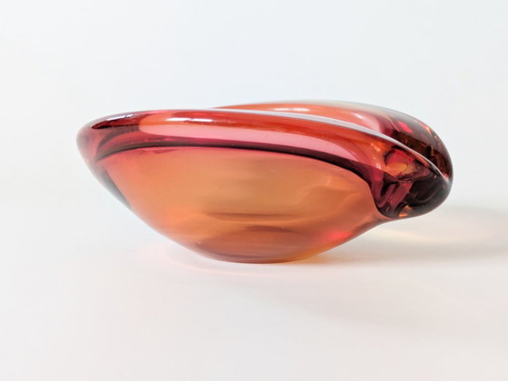 Murano-Sommerso-Aschenbecher aus der Mitte des Jahrhunderts, rosa-orange – Schalen, Glass (photo 2 of 19)