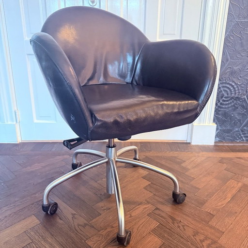 Schalensitz mit Etikett – Leder – drehbar – auf Rädern