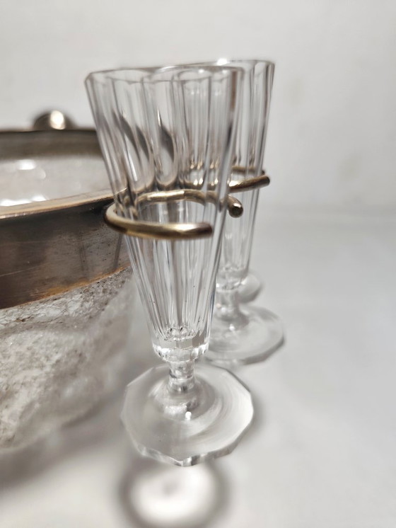 Image 1 of Secchiello per il ghiaccio in vetro con dodici bicchieri. Spagna, anni '40.