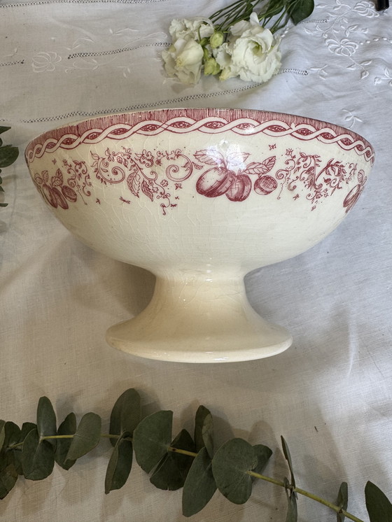 Image 1 of Gesneden fruit op een standaard