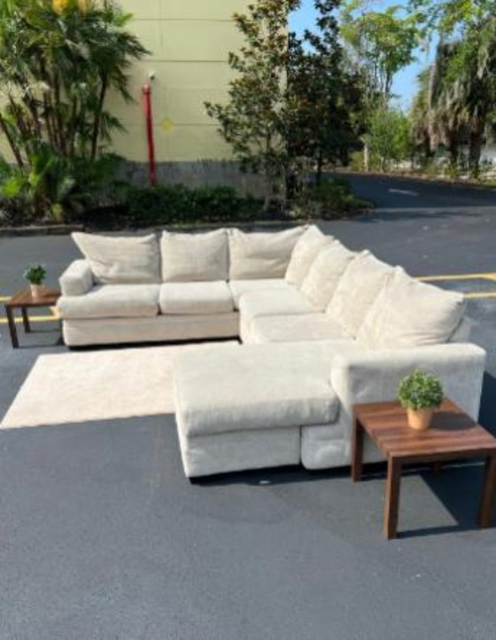 Image 1 of Beige Rooms To Go hoekbank en opbergpoef