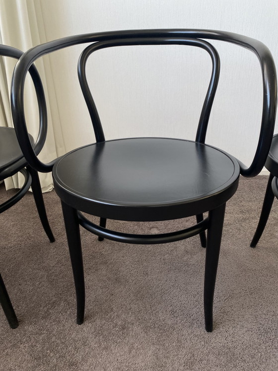 Image 1 of 4 Thonet 209 chairs