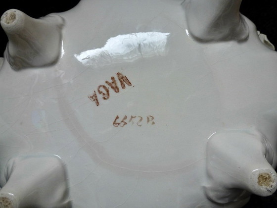 Image 1 of Vintage Jardiniere / Plantenbak Met Prachtige Keramische Bloemen