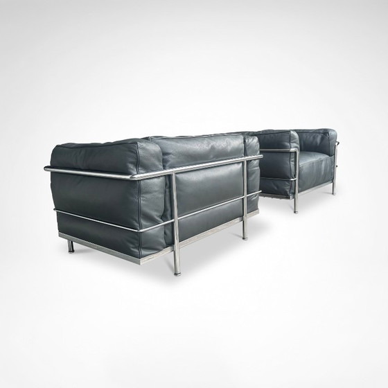 Cuscini in piuma LC3 e poltrone in pelle extra di Le Corbusier et al per Cassina, anni '90, set da 2 (photo 8 of 12)