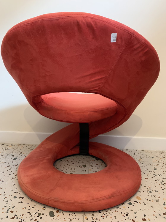 Image 1 of Sedia con nastro a spirale rosso