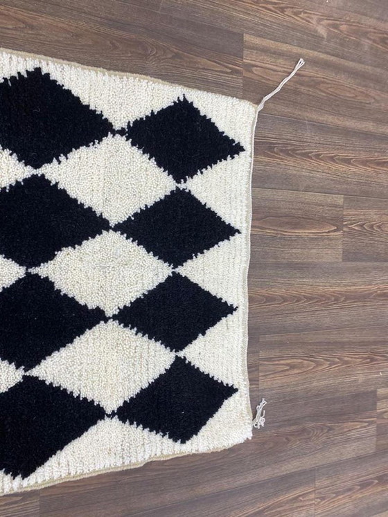 Handmade Black-White Wool Rug 150/200cm – Rugs & carpets (photo 3 of 5)