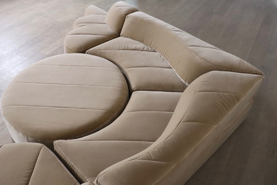 Image 1 of Roche Bobois "Paysage" Sofalandschaft aus beigem Samt von Hans Hopfer, 1974