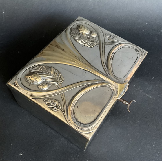 Image 1 of WMF Art Nouveau verzilverde sieradendoos – Duitsland, circa 1900