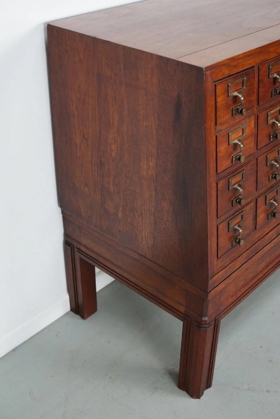 Image 1 of Antiguo armario de farmacia/archivador holandés de madera noble, década de 1920