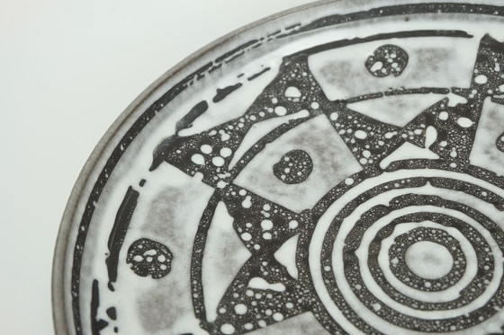 Image 1 of grande ciotola carstens piatto decorato ankara smalto grigio e marrone no. 1075-31 ceramica metà secolo 1960 wgp