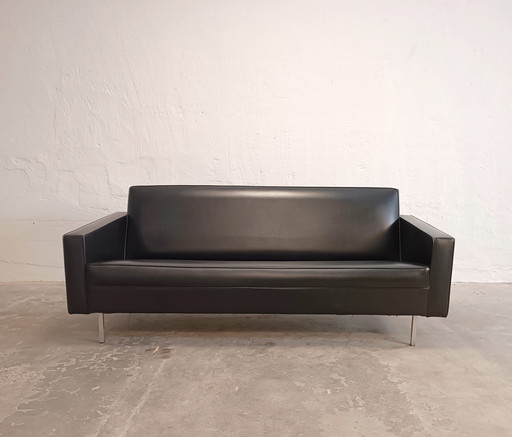 Divano vintage in vinile di metà secolo