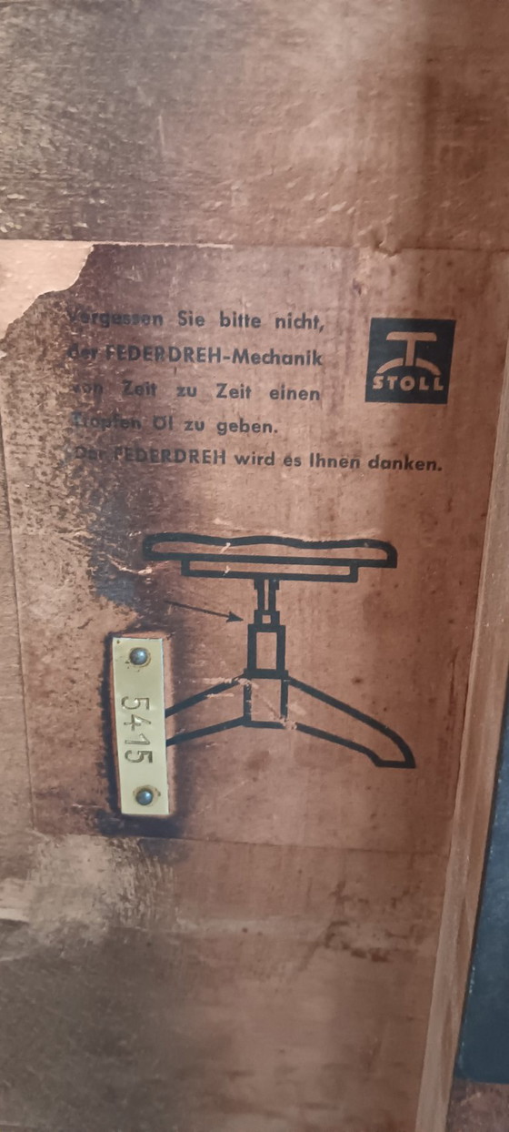 Image 1 of Originele Stoll draaistoel met veermechanisme / gerestaureerd en functioneel