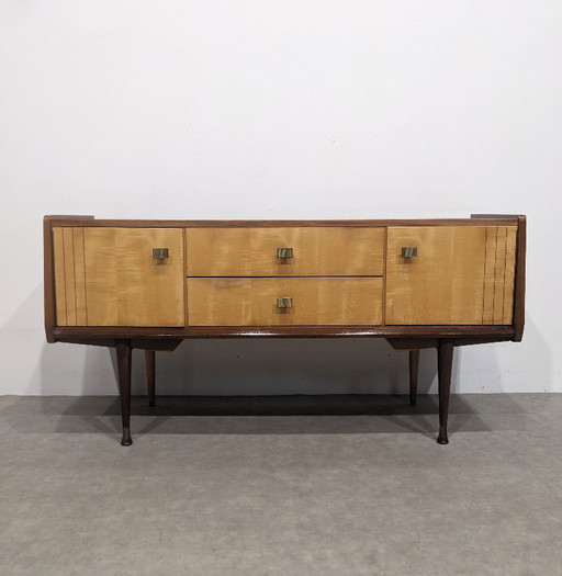 Buffet style années 60