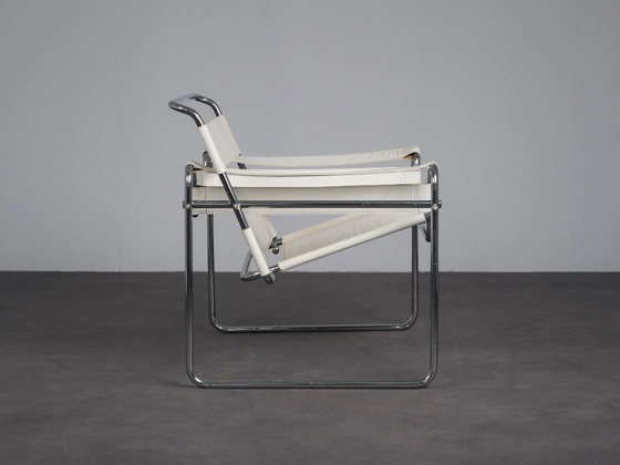 Leather Tubular Steel Lounge Chair in Bauhaus Style, Italy, 1990s – Armchairs, Metal (photo 3 of 9)