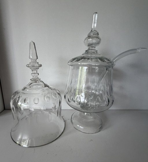 bol en cristal et cloche à fromage