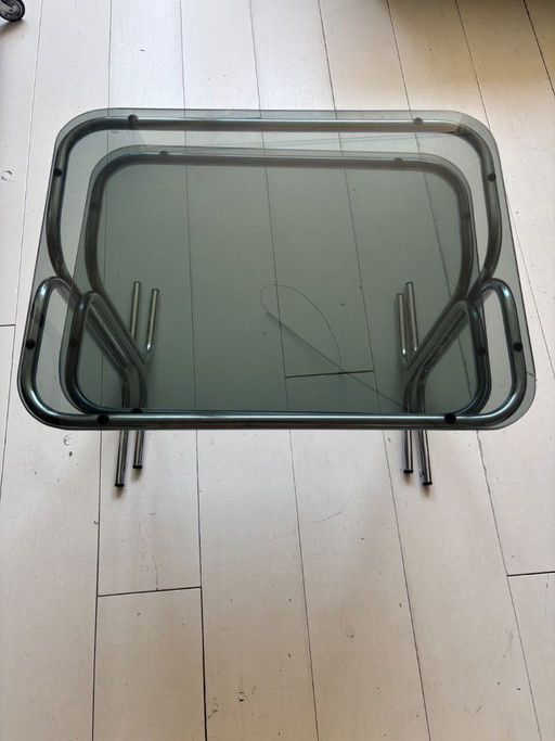 Deux tables d'appoint gigognes de style Bauhaus