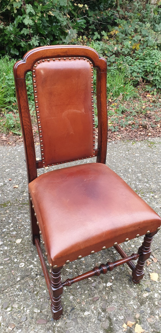 Image 1 of 4 chaises de salle à manger anciennes Royal