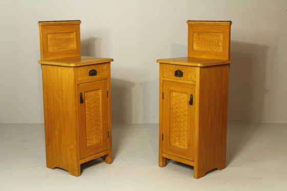 Image 1 of Mesitas de noche de arte popular bohemio, década de 1920, juego de 2