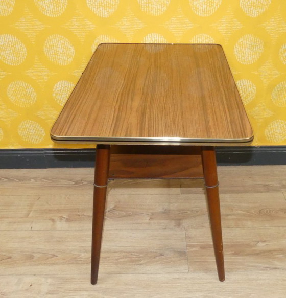 Image 1 of Table de cocktail des années 60 Resopal teck/bord doré + tablette Table d'appoint rectangulaire Table basse sixties rétro vintag