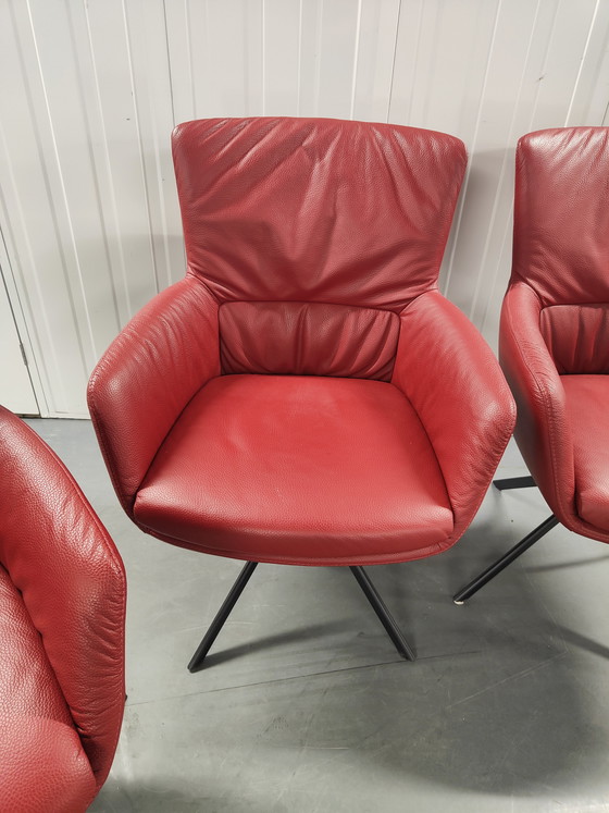 Image 1 of Set van 4 rood lederen  Bert Plantagie Eetkamerstoel Aida met arm Legere leer
