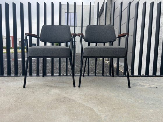 Image 1 of Vitra Prouvé executive chair