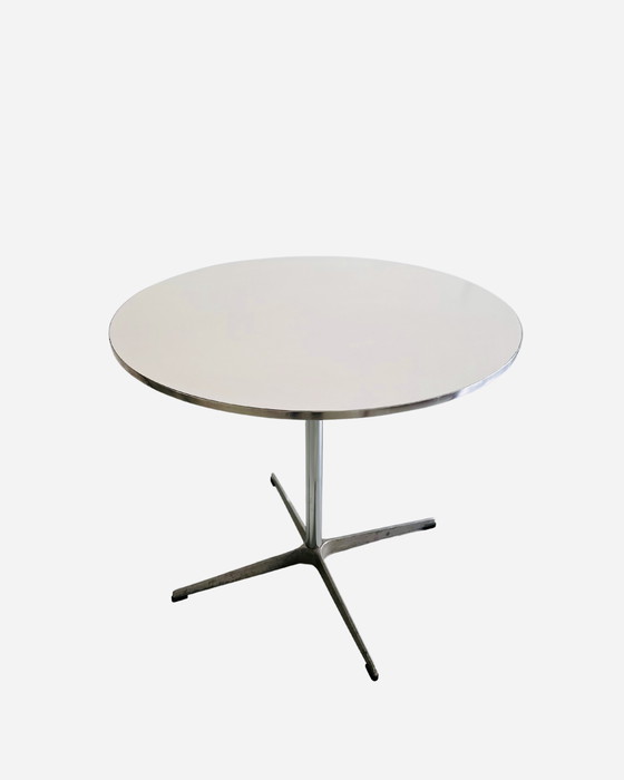 Image 1 of Arne Jacobsen - Side table model "A 222" - Fritz Hansen, Denmark - 1960s