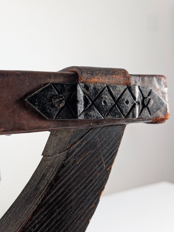 Image 1 of Sgabello curule coloniale spagnolo in pelle e ferro battuto, Messico, anni '40