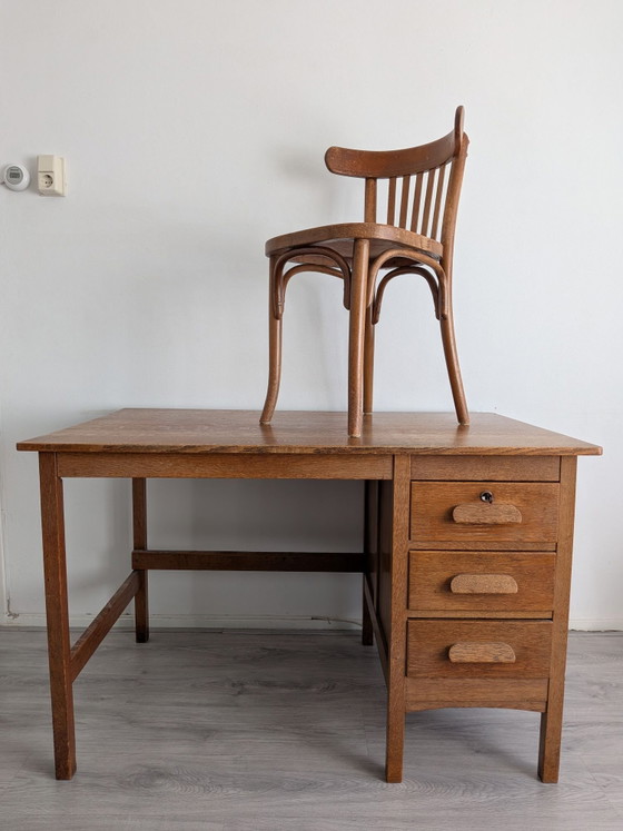 Vintage 1920s oak Teachers Desk + early Thonet chair – Wood (photo 15 of 15)