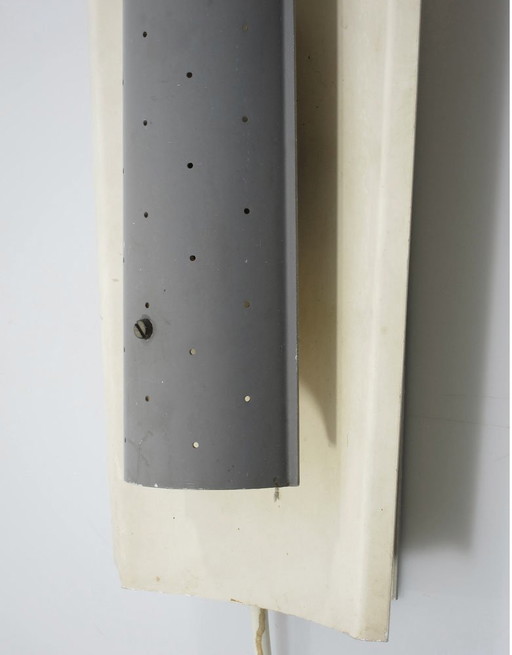 Wandleuchte im Stil der 50er Jahre von Mategot mit perforiertem Diffusor