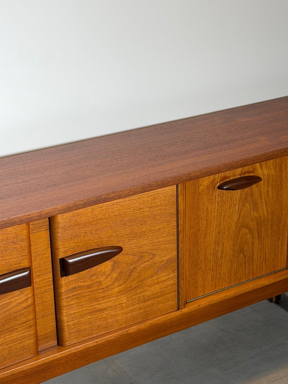 Credenza in teak Jentique – Design moderno di metà secolo – Credenze, Wood (photo 9 of 10)