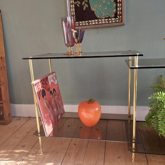 Image 1 of Vintage rookglas bijzettafel Hollywood Regency 