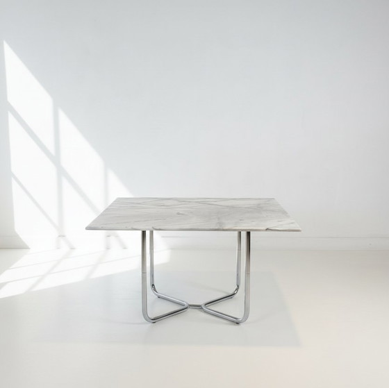 Vintage Carrara marmeren eettafel met chromen buisframe – Modern (photo 3 of 4)