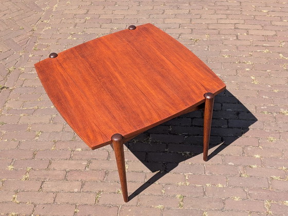 Table basse vintage en teck, style moderne du milieu du siècle (années 1960) – Plateau réversible (photo 3 of 8)
