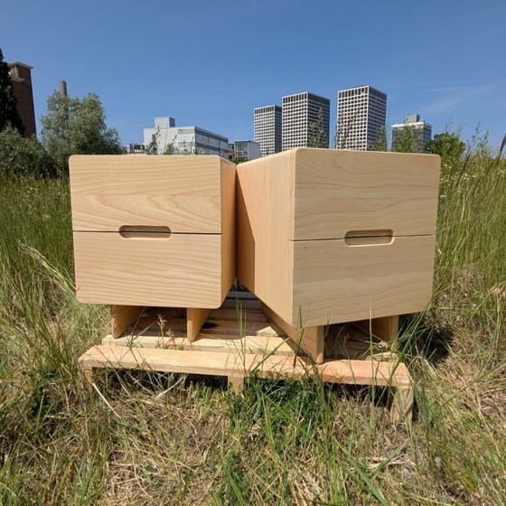 Image 1 of Set di comodini in legno di frassino