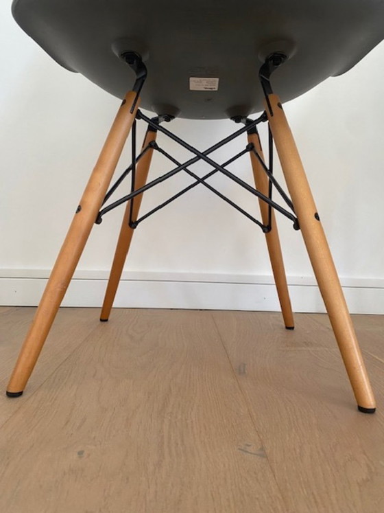 Vitra Eames DSW - Set of 6 (White, grey, blue-green) – Dining chairs, Polyester (photo 2 of 5)
