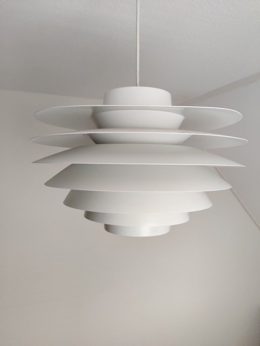 great white pendant lamp by Sven Middelboe Verona 485