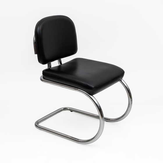 Image 1 of Sei sedie da pranzo a sbalzo in similpelle e metallo cromato in stile Bauhaus, anni '70