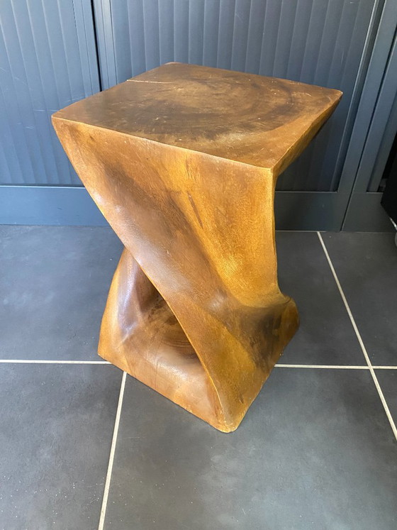 Kruk van massief, onbewerkt walnotenhout, uit één stuk gesneden, 1970 – Krukjes, Wood (photo 13 of 16)