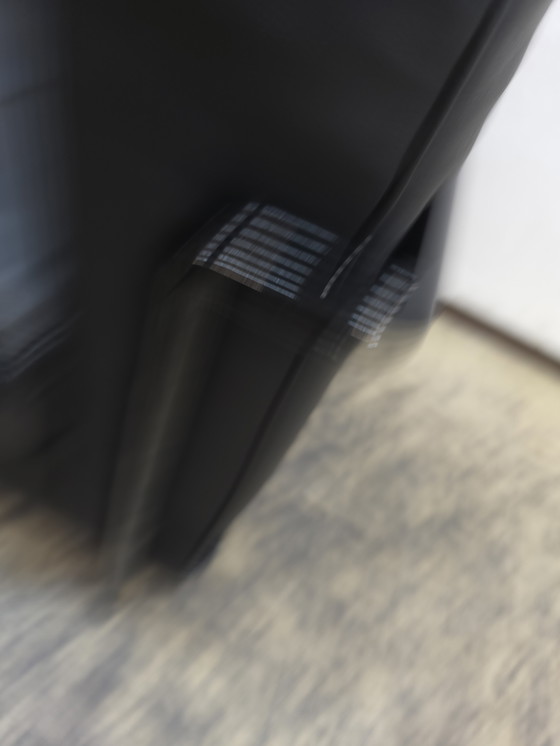 Image 1 of Sofá de diseño Cassina Lc2 de dos plazas, de piel, color negro