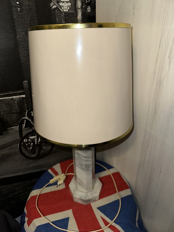 Image 1 of Lampe Vintage En Marbre Blanc – Années 60 – Hollywood Regency