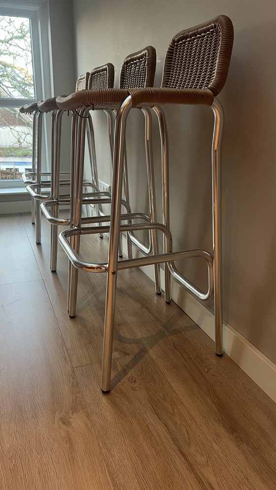 Image 1 of Set van 4 barkrukken binnen en buiten