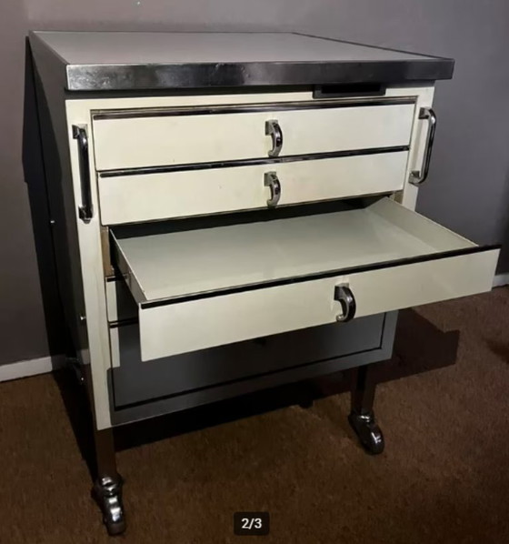 Image 1 of Mobiletto dentistico vintage su ruote