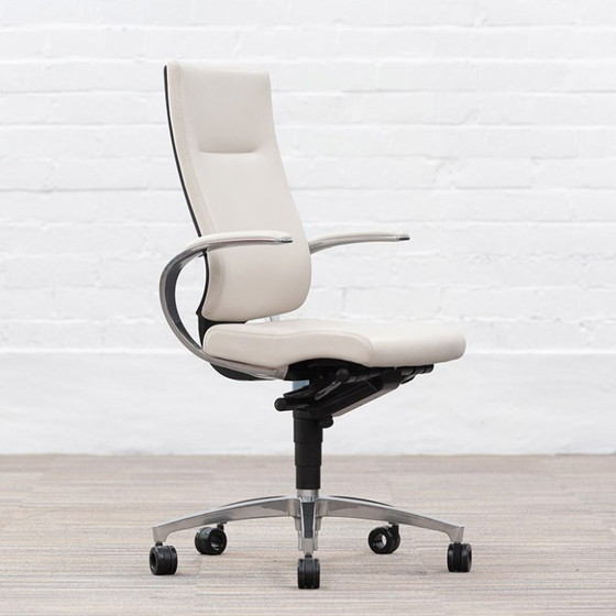 Image 1 of Dauphin In Touch 5410 Executive chair