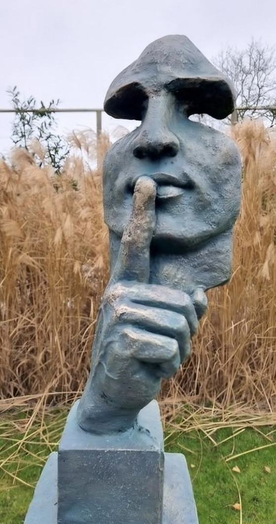 Image 1 of Sculpture Silence polystone 76 cm